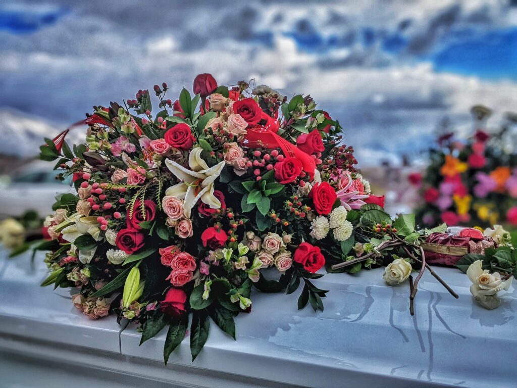 10 Tips for Choosing the Right Flowers for a Funeral